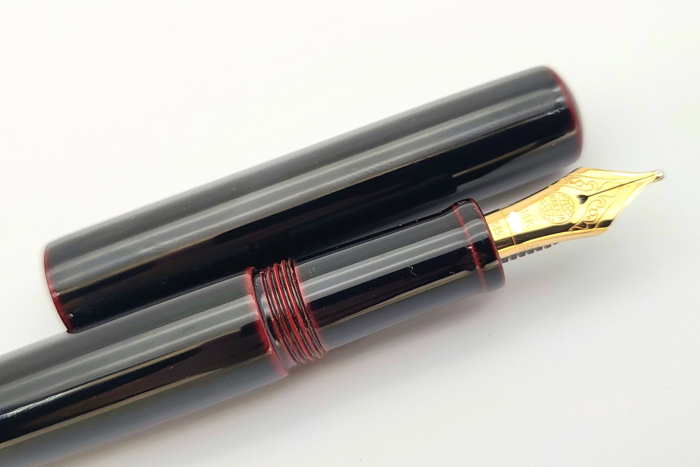 NakayaDeskPenKuroTamenuriFP_E